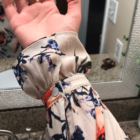 Floral blouse - Picture 4 of 4